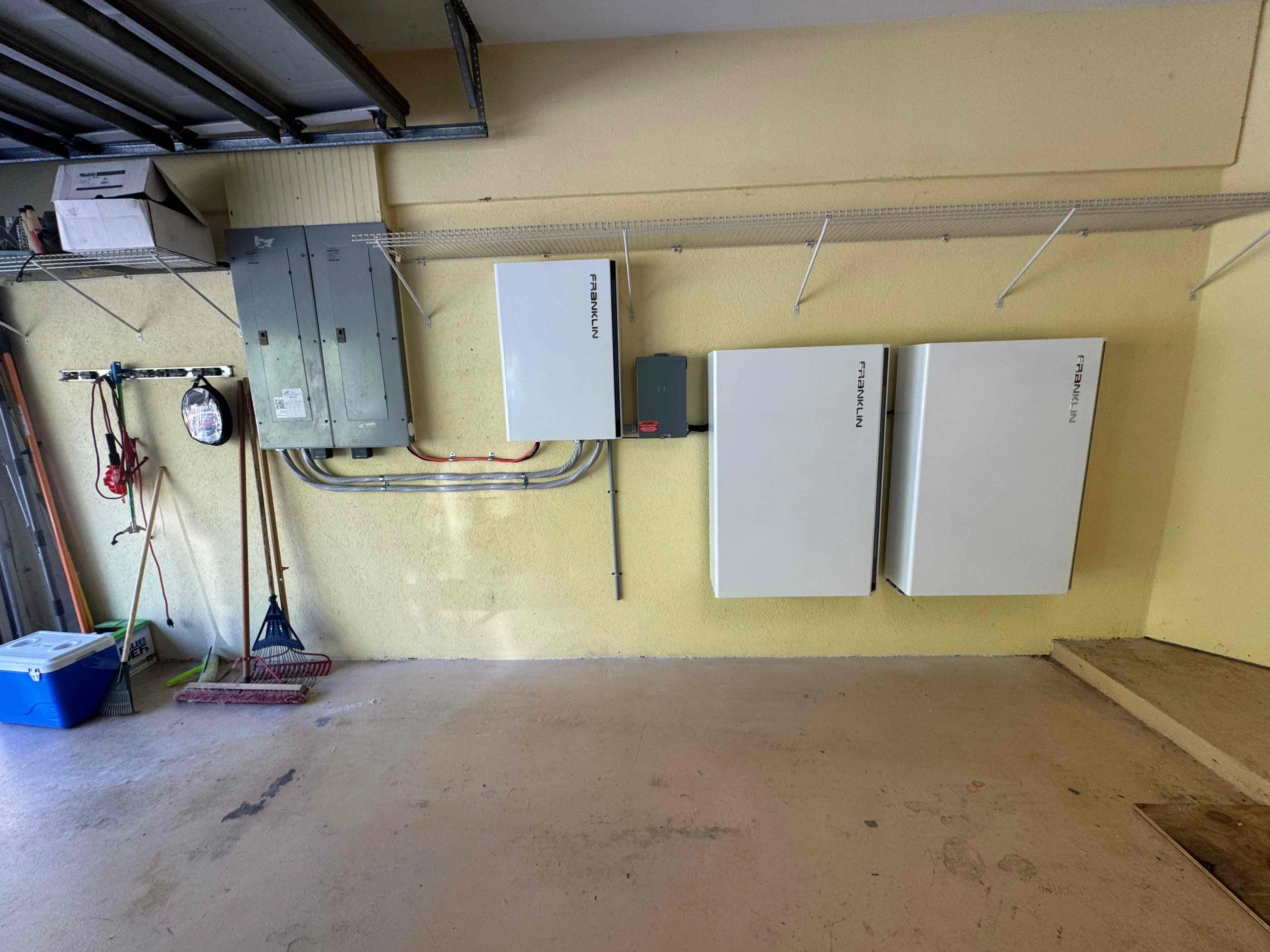 aGate and 2 aPower2 in Florida garage 